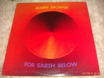 Robin Trower - For Earth Below [Chrysalis, LP (VinylRip 24/192)] (1975)